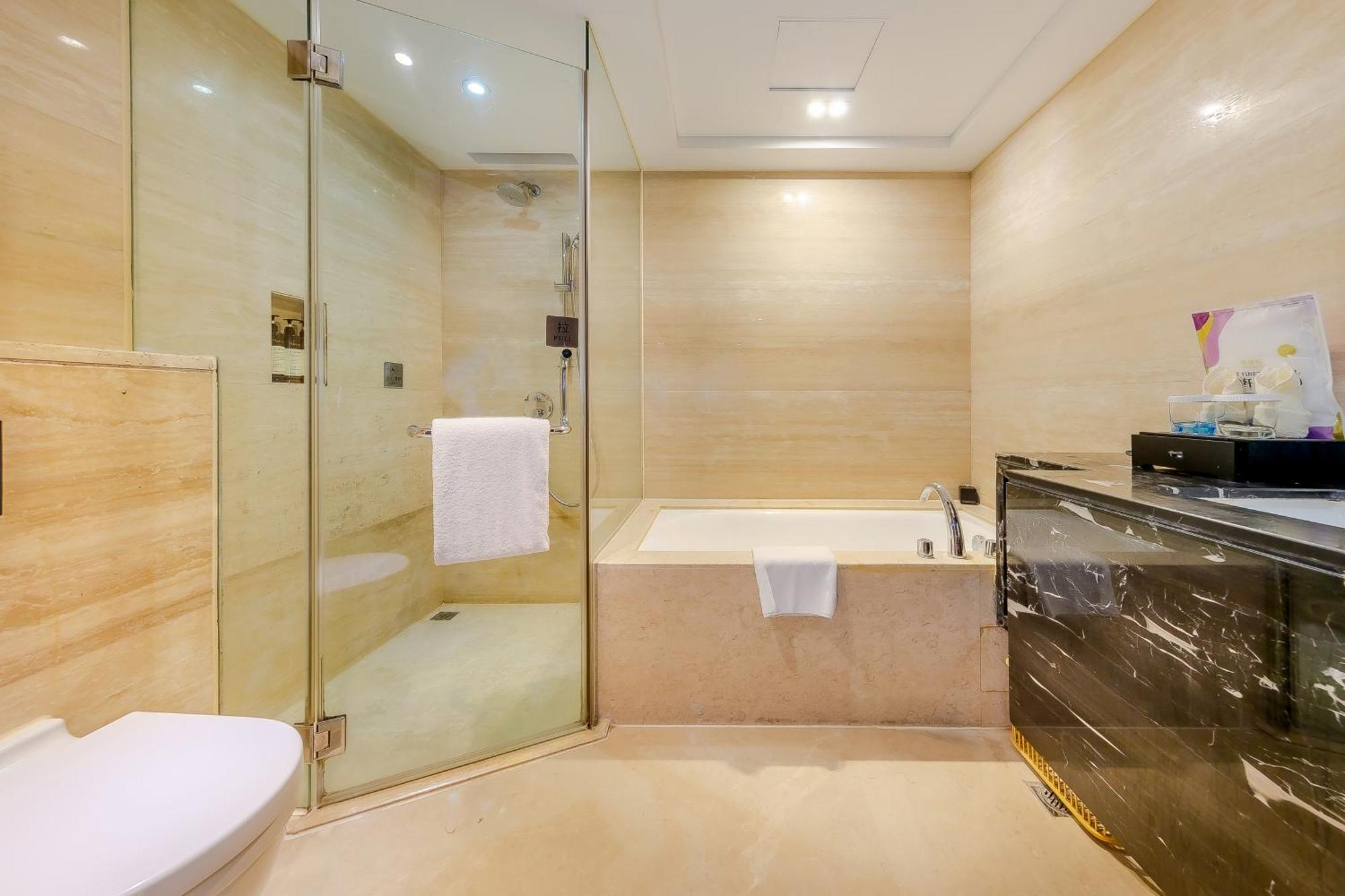 Celebrity Upper Class Hotel Chengdu Bagian luar foto