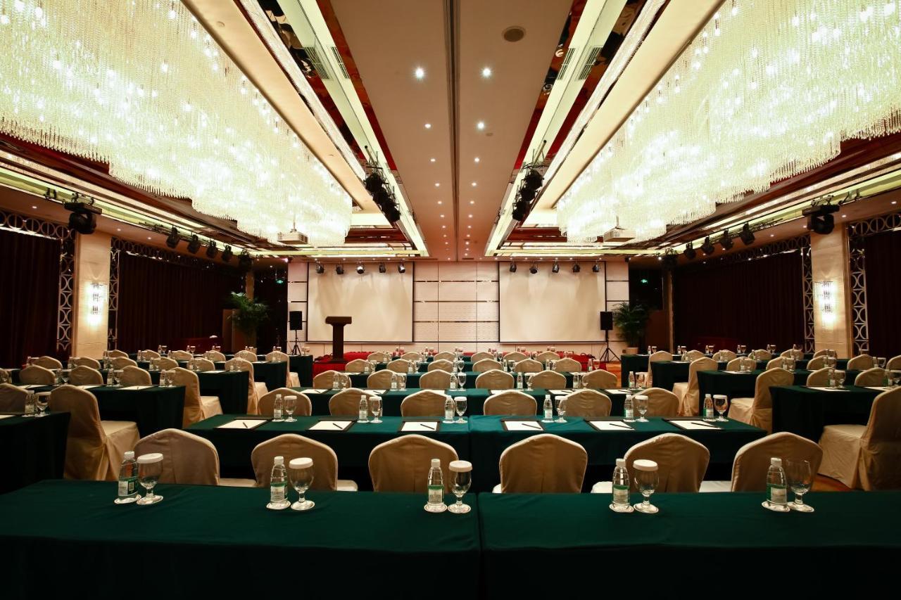 Celebrity Upper Class Hotel Chengdu Bagian luar foto
