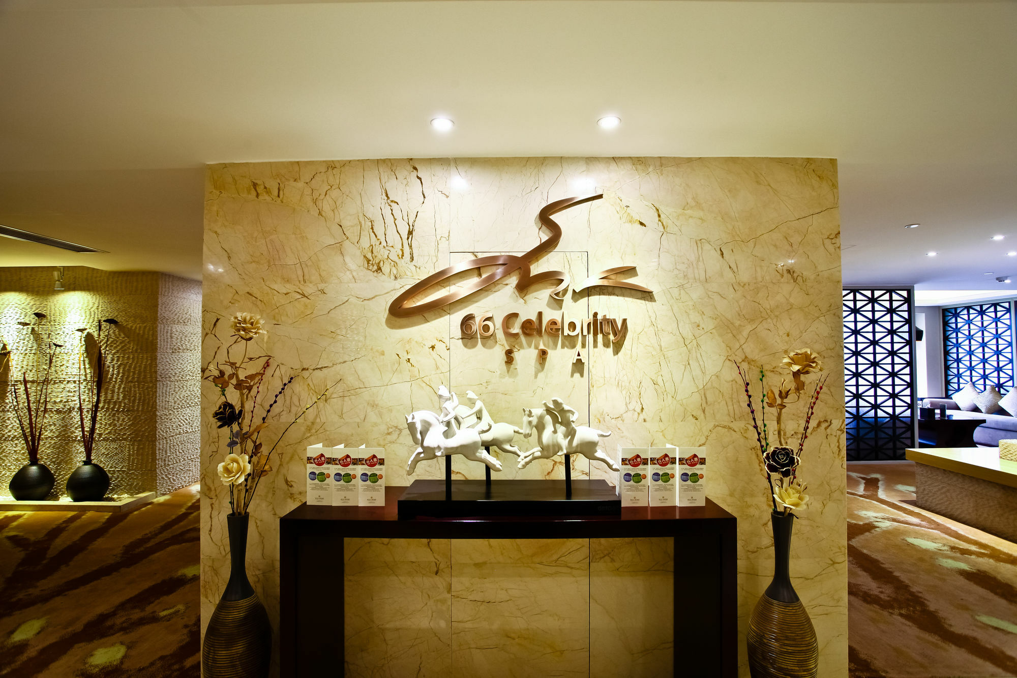 Celebrity Upper Class Hotel Chengdu Bagian luar foto