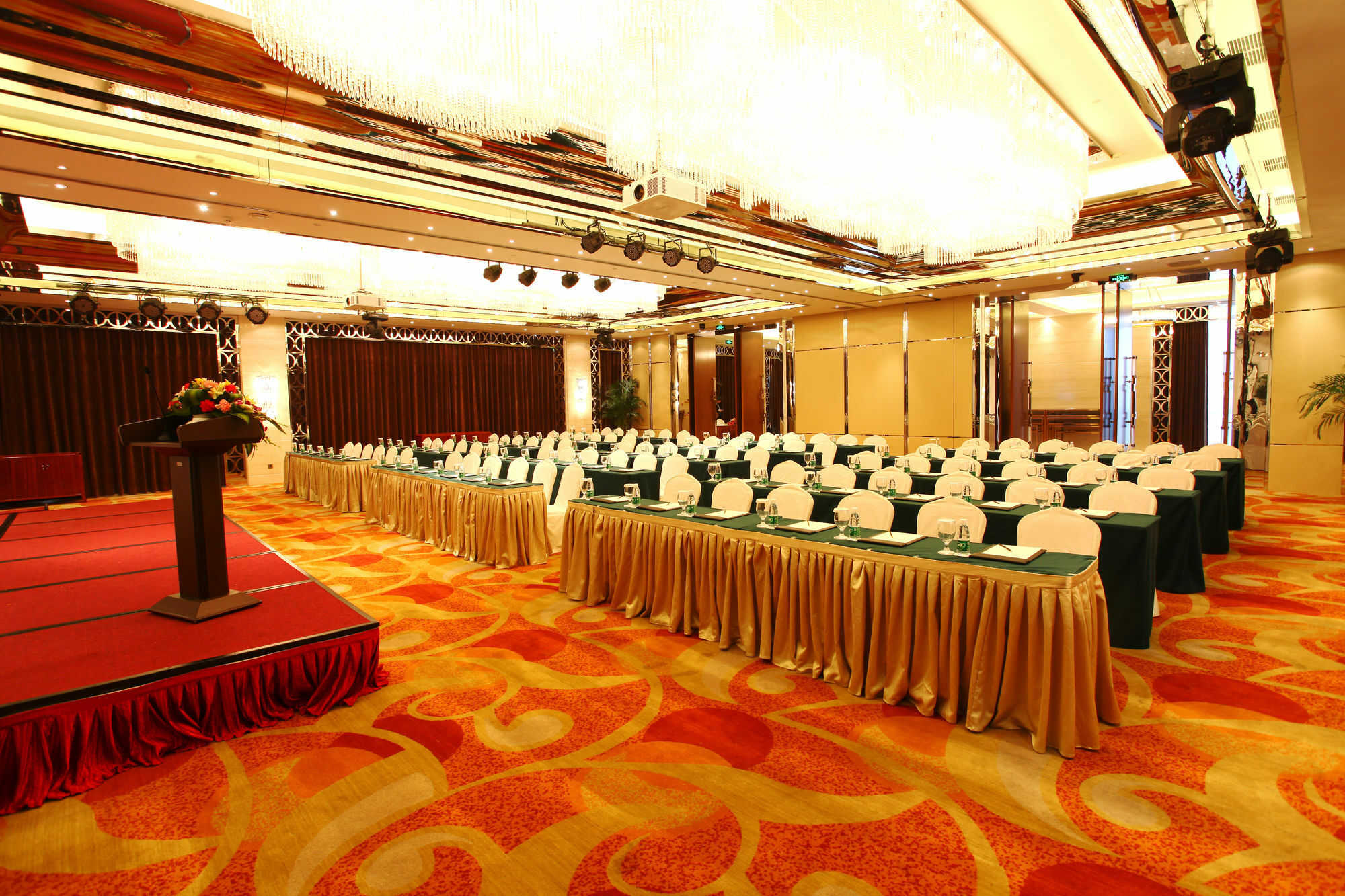 Celebrity Upper Class Hotel Chengdu Bagian luar foto